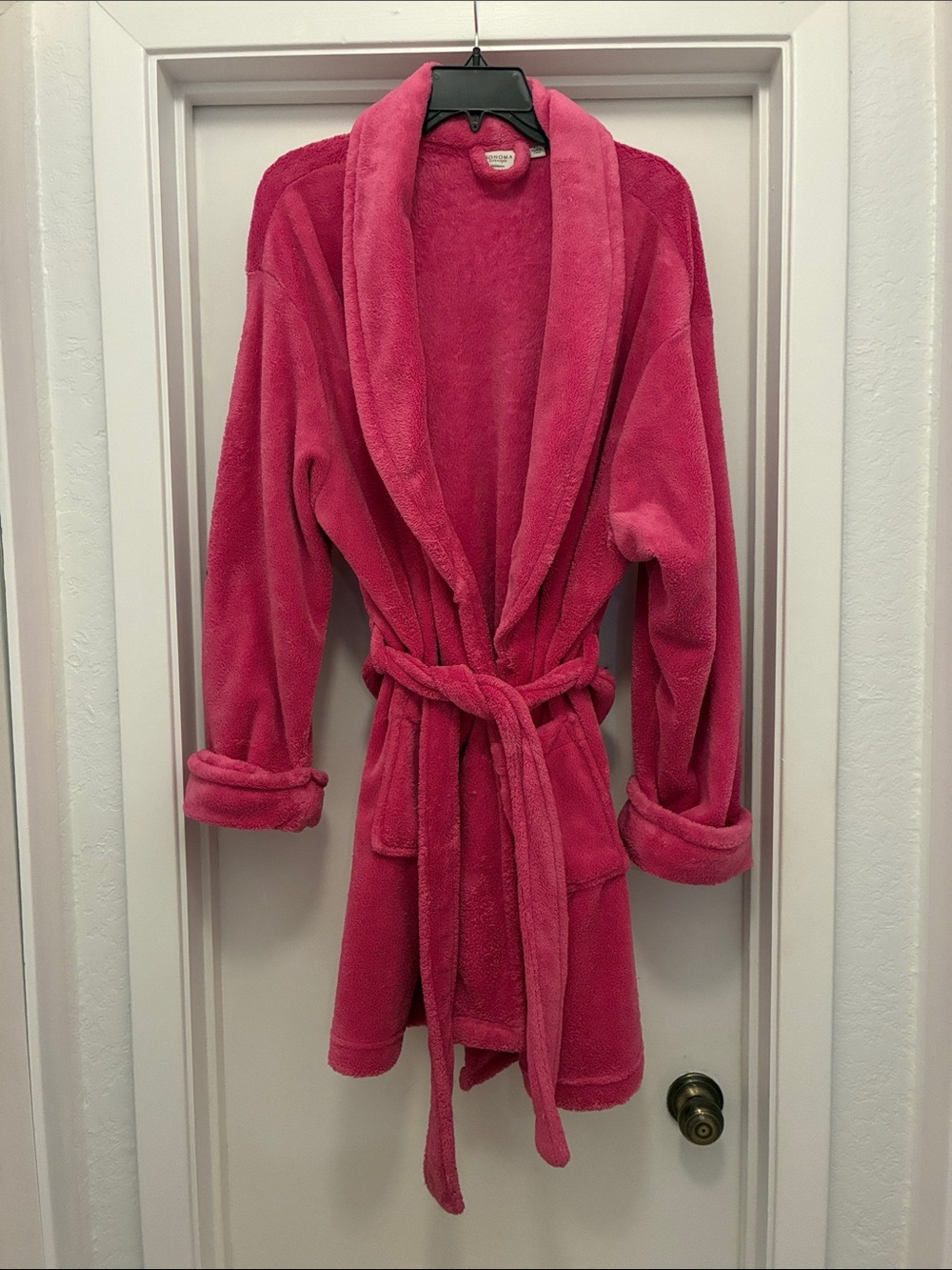 Plush Shawl-Collar Robe in Hot Pink